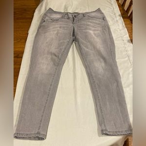 Women’s royalty jeans in gray